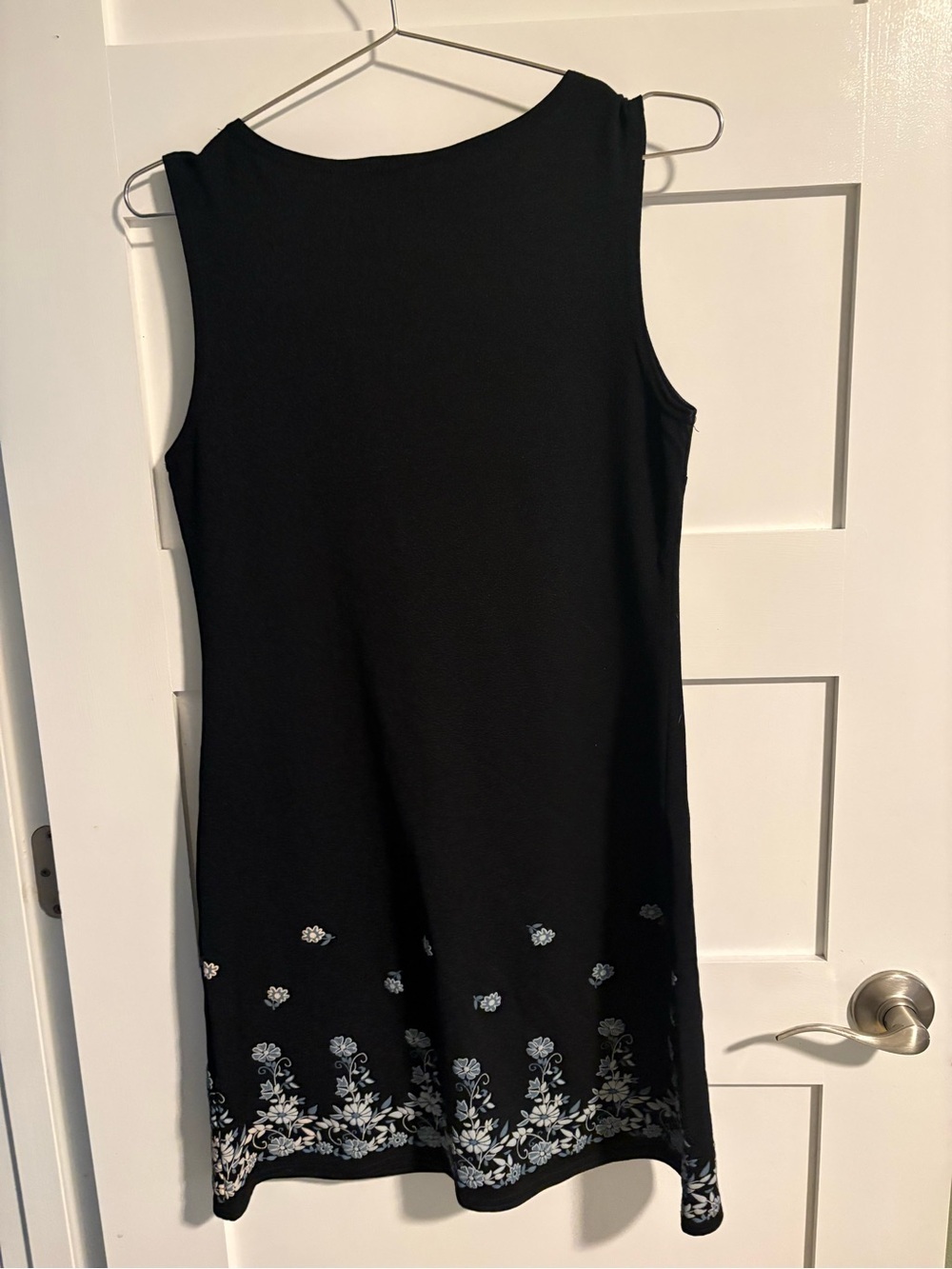 Early y2k vintage Black Sleeveless Shift Dress with White and Blue Floral Hem - Picture 2 of 3